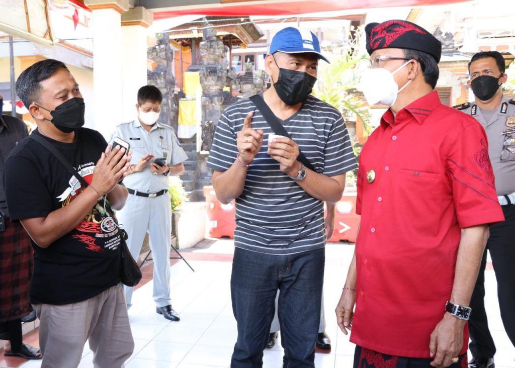 podiumnews.com-Warga Akui Diuntungkan Adanya Keringanan Pajak Kendaraan dari Gubernur Bali 